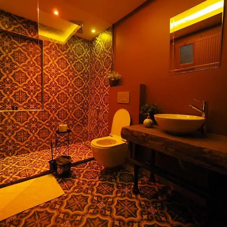 Second House Aparthotel *